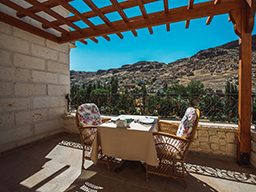 kapadokyahill_king_suite_balcony.jpg